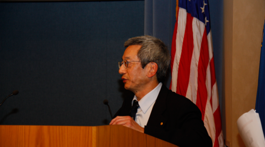 Dr. Roger Y. Tsien, Nobel Laureate, Chemistry, Investigator and Professor University of California, presented Improving Surgery Through Target-specific Molecular Imaging at the NIBIB Scientific Symposium.