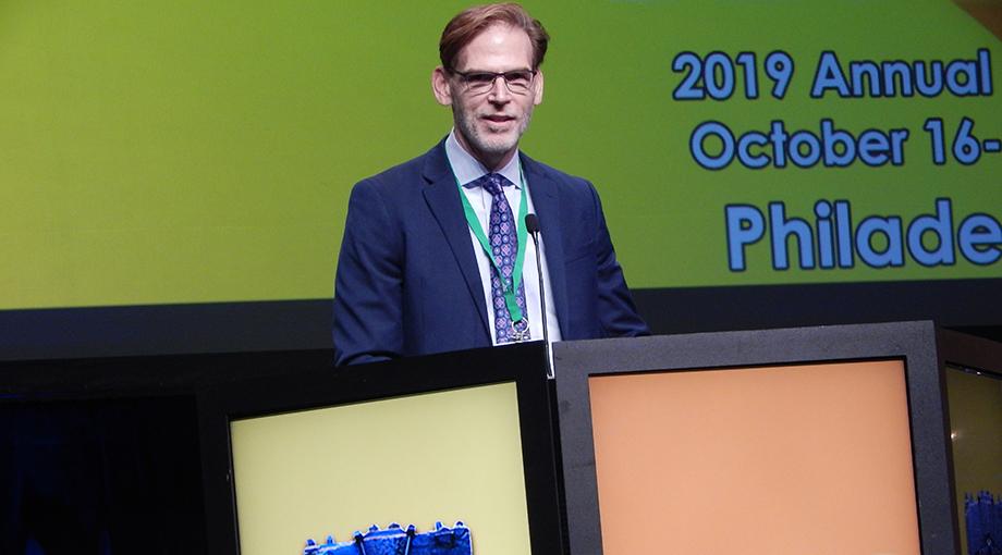 Dr. Bruce Tromberg welcomes attendees to the NIBIB-sponsored lecture at the 2019 Biomedical Engineering Society annual meeting.