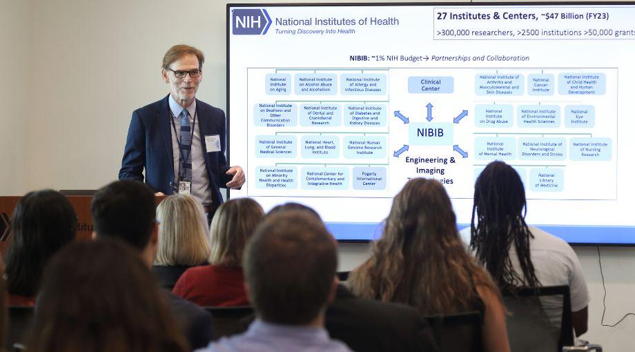 NIBIB Director Bruce Tromberg welcomes congressional staff to NIH and provides an overview of NIBIB’s research portfolio and mission.