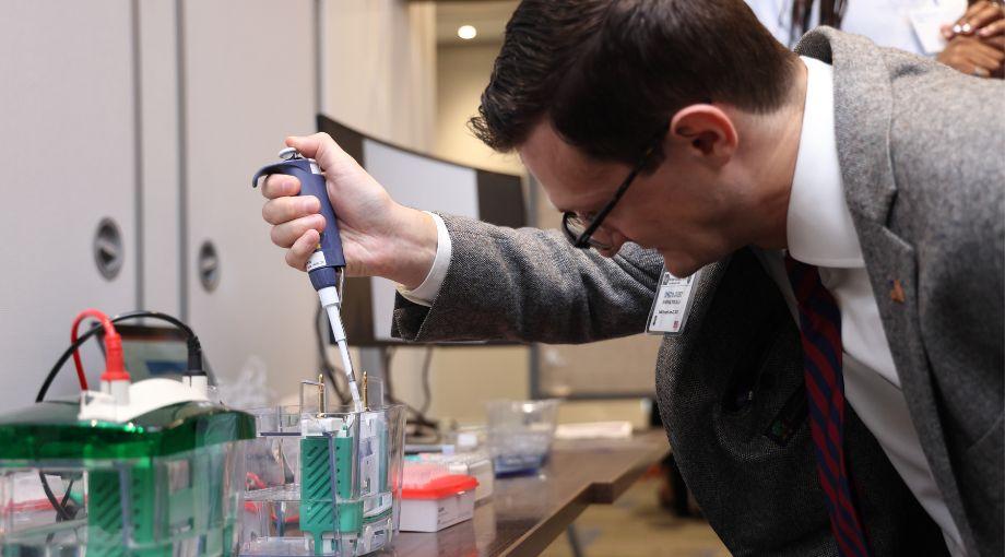 Congressional staff had the opportunity to try pipetting for themselves.