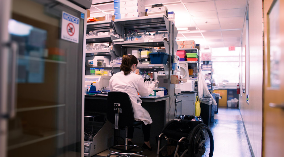 A photo of intern Maya Evohr in the MATRICES lab